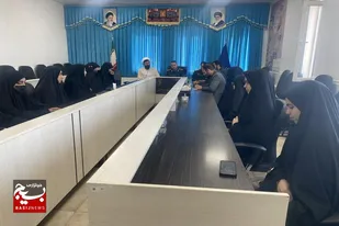 دیدار بسیجیان پایگاه انصارالزهرا با فرمانده سپاه ناحیه فامنین