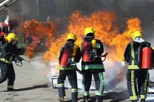 مقصر  گسترش آتش&lrm;سوزی منزل رزمنده دفاع مقدس را معرفی کنید