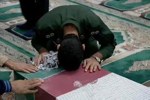 وداع با پیکر شهید علیرضا صوفی از شهدای هشت سال دفاع مقدس