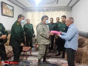 دیدار فرمانده تیپ ۴۸ فتح با سه خانواده شهید شهرستان چرام