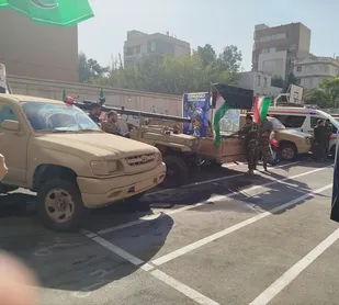 گرامیداشت هفتۀ دفاع مقدس با حضور مسئولان و دانش&zwnj;آموزان مدرسه ۱۲ محرم برگزار شد