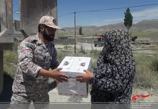 توزیع لوازم خانگی اهدایی سپاه سیدالشهداء(ع) تهران به سیل زدگان سیمرغ