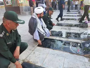 گلباران قبور مطهر شهدا در لردگان