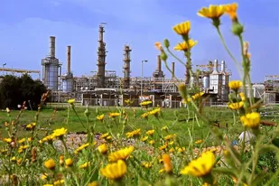 صدور مجوز محیط زیستی طرح بازیابی گاز&zwnj;های مشعل میدان نفتی رگ سفید-۱ استان خوزستان