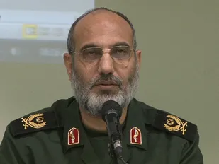 مجمع بسیج و فرهنگ بسیجی باید تمام قد از ولایت و رهبری دفاع کند/ برخی مسئولین در زمین دشمن بازی می&zwnj;کنند