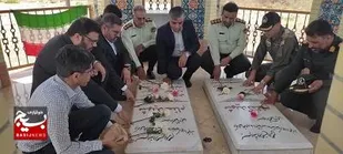 غبارروبی و عطر افشانی مزار مطهر شهدای گمنام شهرستان بندر سیریک بمناسبت هفته قوه قضاییه