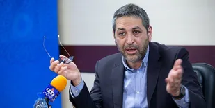 500 هزار گوشی همراه معطل در گمرک را آزاد کنید