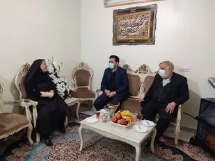 دیدار مسئولان شهرستان ری با خانواده شهید آتش نشان حادثه پلاسکو