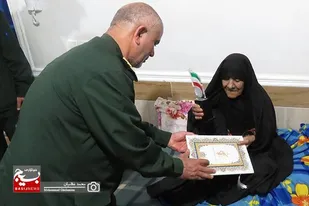 مادر شهید غلامرضا فرحی آسمانی شد