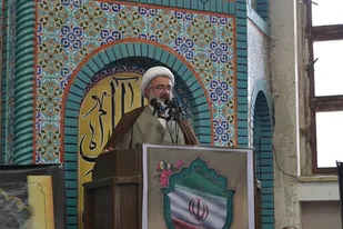 عده ای به دنبال رفع حصر عوامل فتنه هستند/ملت کفنپوشانی هستند که با عوامل فتنه مبارزه می کنند