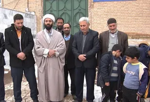 توزيع ٣٦٠بسته معيشتي به همت قرارگاه  پیشرفت و آباداني در بين نيازمندان روستاي مشكين استان زنجان
