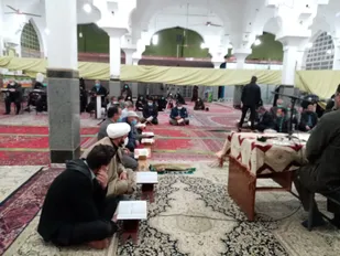 محفل انس با قران کریم در مسجدقمربنی هاشم علیه السلام زرند برگزار شد