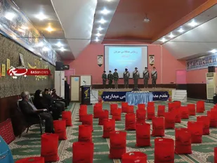 اهدا بیش از هزار لباس ورزشی وبسته کمک معیشتی