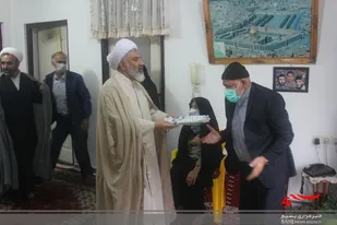 دیدار مسئول دفتر نمایندگی ولی فقیه در سپاه کربلا با خانواده شهدای روحانی در بهشهر