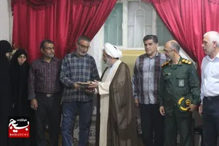 شهیدان و ایثارگران مظهر صلابت این مرزبوم هستند