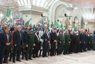 تجمع بزرگ جامعه کارگری و کارفرمایی در حرم مطهر حضرت امام خمینی (ره)