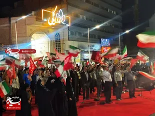 مردم دیار کریمان در شب&zwnj;های اقتدار، پای کار انقلاب و ولایت ایستادند / حماسه شب ۱۷۹ در میدان کوثر کرمان
