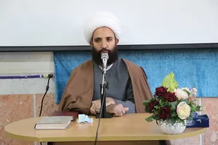 امروز دشمن با نقاب دین به جنگ ما آمده است