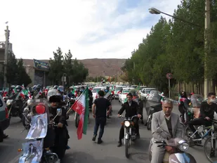 راهپیمایی خودرویی در شهرستان تفت برگزار شد