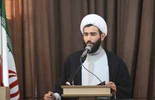 نگاه برخواسته از عزت، یک دروازه عظیم برای انقلاب اسلامی باز می کند