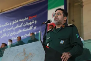 بسیج در کنار مردم و برای مردم در حال خدمت رسانی است