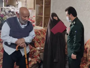 دیدار فرمانده سپاه پیشوا با خانواده شهید لطف پور