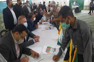 با برپایی میزخدمت رسیدگی به کارهای مردم سرعت می گیرد