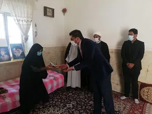 جامعه دانشگاهی باید گفتمان ایثار و شهادت را در جامعه نهادینه کند