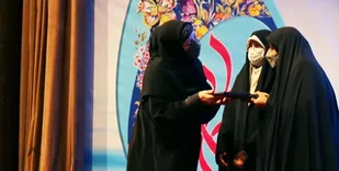 زنان می توانند تبلیغات مسموم دشمنان نظام را نقش بر آب و بی اثر کنند