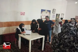 خدمات&zwnj;رسانی تیم جهادی سلامت در روستای بهراز اسدآباد+تصاویر