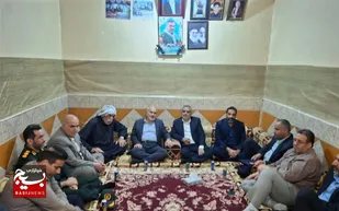 دیدار استاندار خوزستان با خانواده شهید عبدالحسین مجدمی مقدم &nbsp;در شادگان
