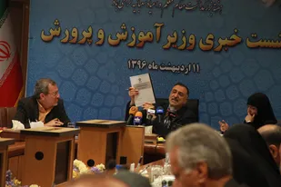 دغدغه معیشتی معلمان باید رفع شود/تحت فشار بودم که مدیرعامل بانک سرمایه عوض نشود