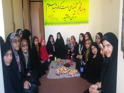 پایگاه معصومه(س) بافق مسابقه آشپزی برگزار کرد