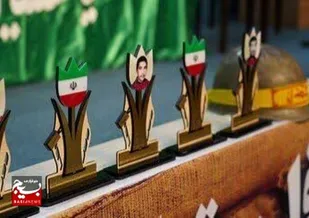&nbsp;

نمایی از آئین رونمایی از کتاب &laquo;مدالی از جنس پلاک&raquo; از قاب بسیج