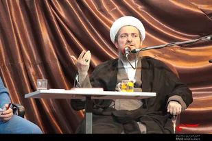 همایش طب اسلامی با حضور آیت الله تبریزیان در حسینیه ی شهدای بسیج برگزار شد/تصاویر