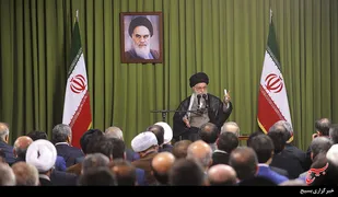 مجلس، انقلابی باشد/برنامه ششم بدون هیچ کوتاهی مورد بررسی قرار گیرد/اقتصاد، اولویت اول است/ولنگاری فرهنگی به چشم&zwnj;می&zwnj;خورد