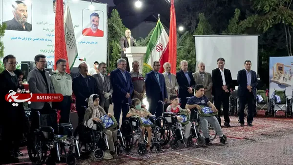آیین توزیع ۳۰۰ ویلچر به دانش آموزان توانیاب خراسان رضوی