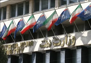 نفوذ جاسوسان خارجی به صنعت نفت کشور در قالب شرکت&zwnj;های پیمانکار
