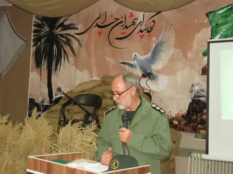 برخی به دنبال تطهیر چهره رژیم پهلوی هستند/وطن‌فروش‌های داخلی بدانند که ملت ایران بصیر و بیدار است