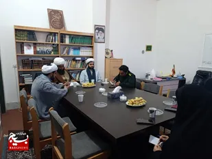 کوتاهی در انعکاس دستاوردهای انقلاب قصور است
