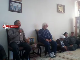 برگزاری محفل روایتگری ایثارگران و شهدا در منزل شهید نوری در روستای دیزج شاهرود