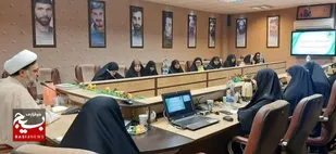 نشست هم&zwnj;اندیشی بانوان نخبه حشدالشعبی عراق با بسیج جامعه زنان استان قم