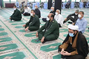 حضور پایوران سپاه ناحیه سرخه در نمازجمعه سرخه در هفته دفاع مقدس