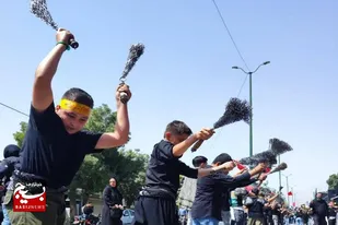 برپایی دسته عزاداری و زنجیرزنی به همت هیئت متوسلین به امام زمان(عج) همدان در روز تاسوعا