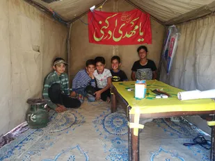 برپایی خیمه نوجوانان در روستای نردین+عکس