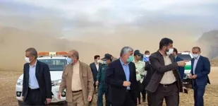 وزیر کشور راه های کمک به زلزله زدگان اندیکا را بررسی کرد