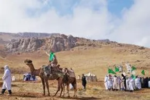 بازسازی نمایش واقعه غدیر در جاده لشگرک تهران برگزار شد