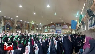 اجتماع۱۰۰۰ نفری دهه نودی&zwnj;ها در همخوانی سرود انقلاب