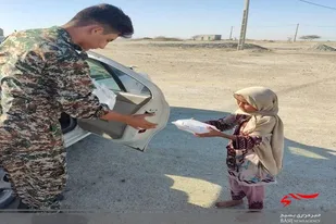 ۳۰۰پرس غذای گرم بین نیازمندان شهرستان کنارک توزیع شد