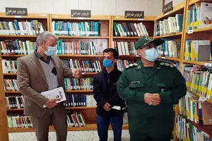 بازدید فرمانده سپاه آرادان از کتابخانه آرادان